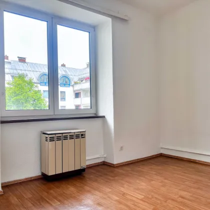 Gelegenheit! 2-Zimmer-Wohnung mit Balkon - Sanierungsbedarf - Bild 3