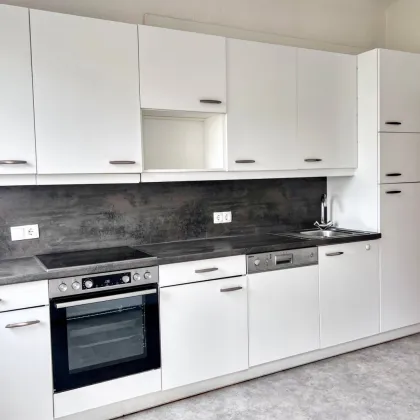 Gelegenheit! 2-Zimmer-Wohnung mit Balkon - Sanierungsbedarf - Bild 2