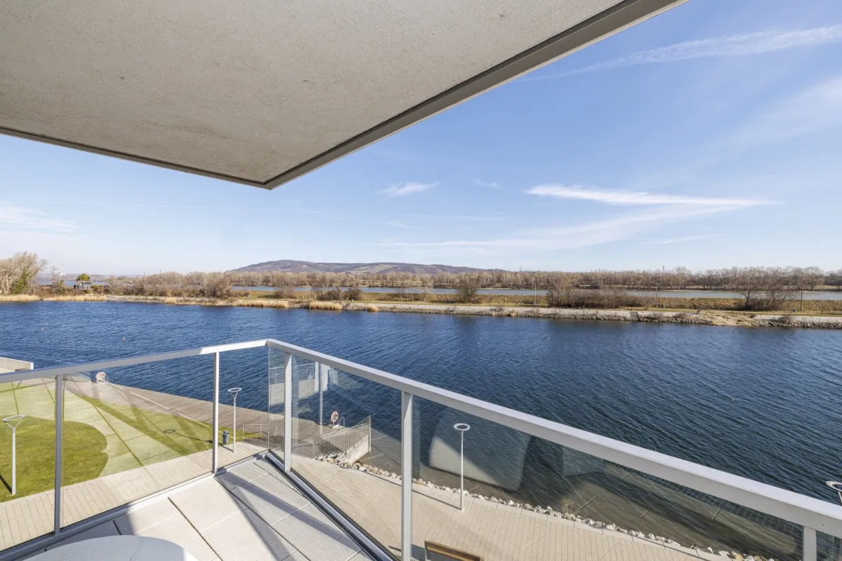 URLAUB ZU HAUSE mit echtem Privatstrand - WOHNEN IM GRÜNEN AM WASSER - 1190 Wien - Bild 1