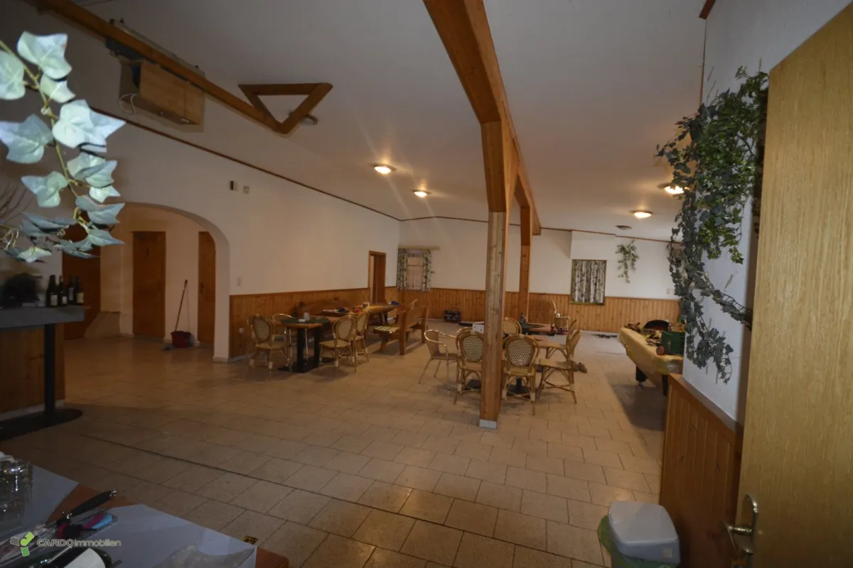 Luxuriöse Pension mit Garage, bedckte Pool, Weinkeller, Tennisplatz, renoviert und voll ausgestattet - Bild 1