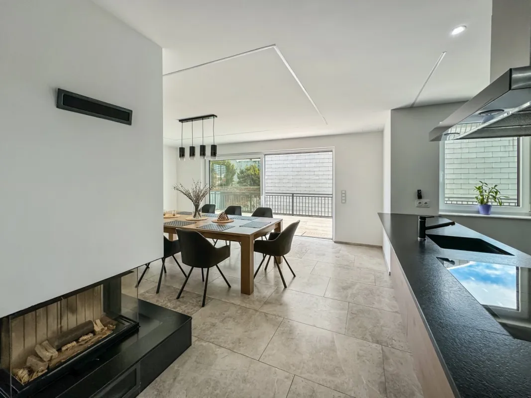 Villa mit Stil und Raum: 7 Schlafzimmer, 6 Bäder, 483 m² Nutzfläche - Bild 1