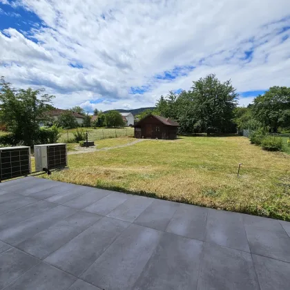 Zweifamilienhaus mit weitläufigem Garten - Bild 2