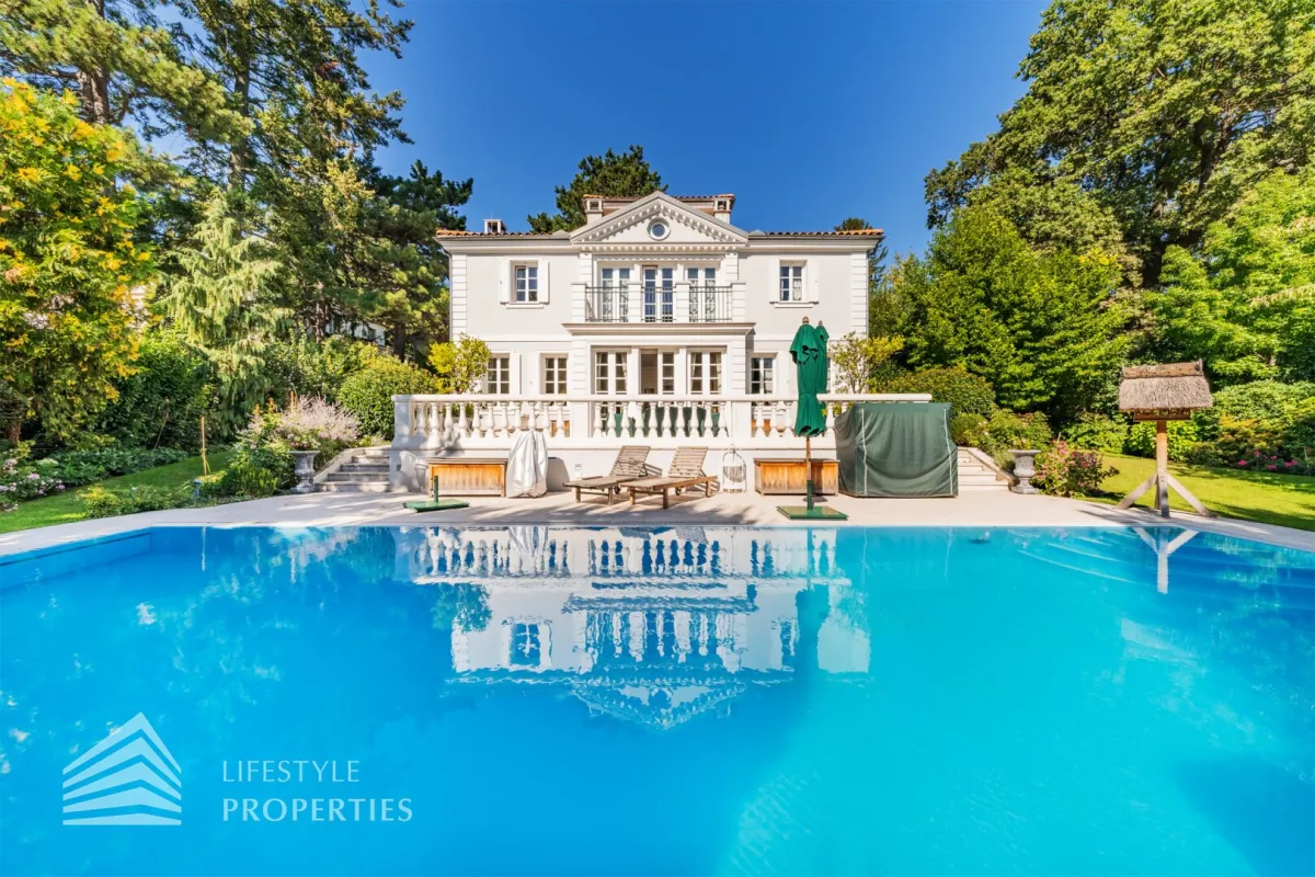 Elegante 9-Zimmer Villa mit Pool in erhabener Lage Grinzings - Bild 1