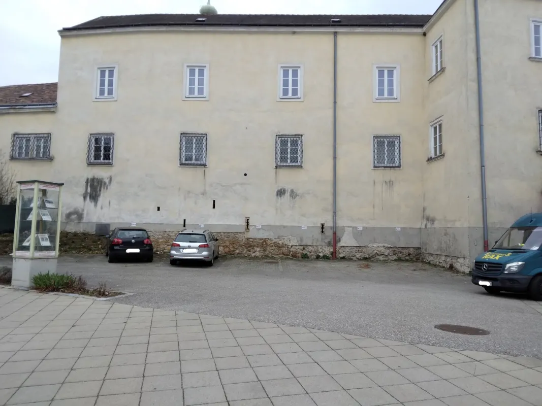 Parkplatz in Innenstadt von Neunkirchen zu vermieten! - Bild 1