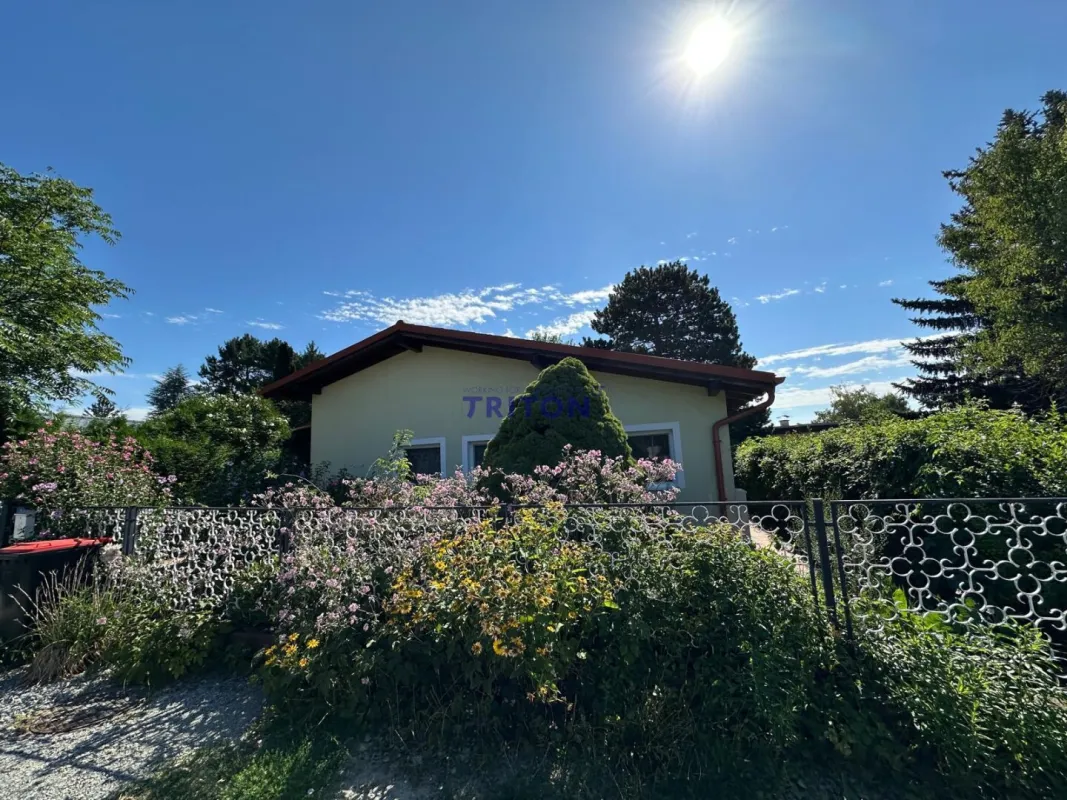 Ferienhaus mit Wintergarten und privatem Seezugang - Bild 1