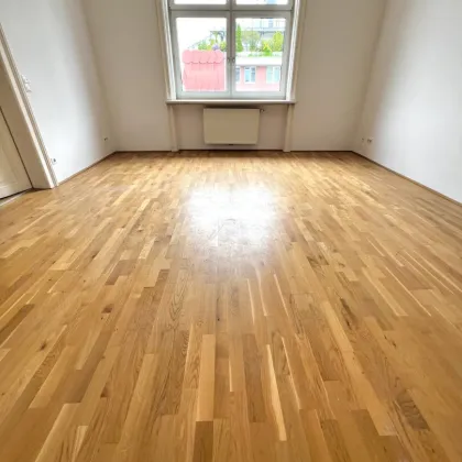 Einziehen und Wohlfühlen - Stilvoll sanierte 3 Zimmer Wohnung in bester Lage - Bild 2