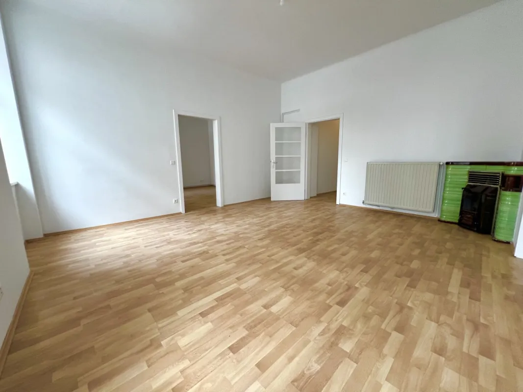 100m² Altbauwohnung: 3-Zimmer. 2 Bäder mit moderner Küche & Ausstattung - Bild 1