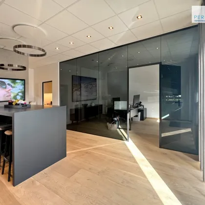 Schöne, hochwertige Geschäftsräumlichkeiten in Oberndorf - Bild 2