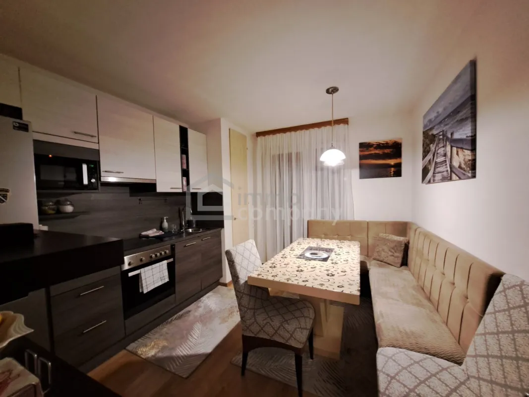 Großzügige Wohnung in bester Lage - Perfekt für Familien! 3 Zimmer, Balkon & top Ausstattung (inkl.Möbel) für nur 195.000€! Viele freie Parkplätze in Hof! - Bild 1