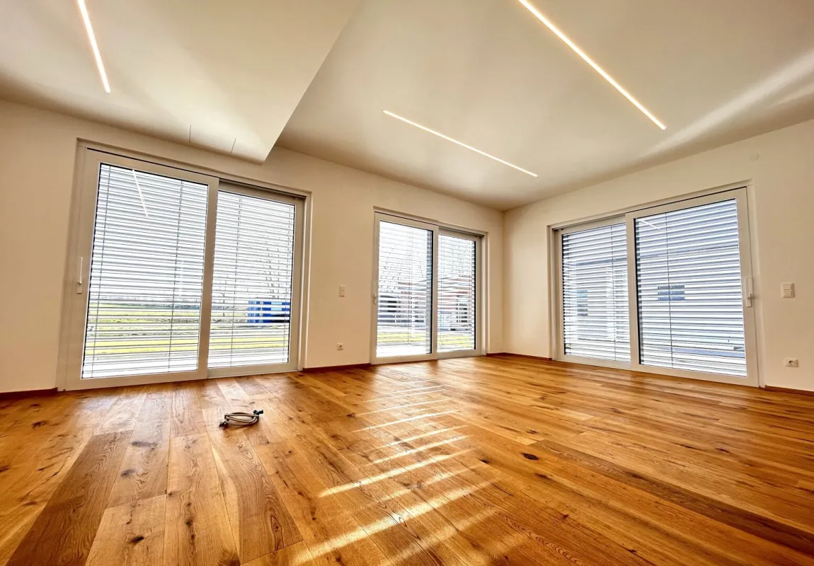 Hier trifft moderne Eleganz auf Natur pur - Ganzjährige Seebenutzung inklusive. - Bild 1