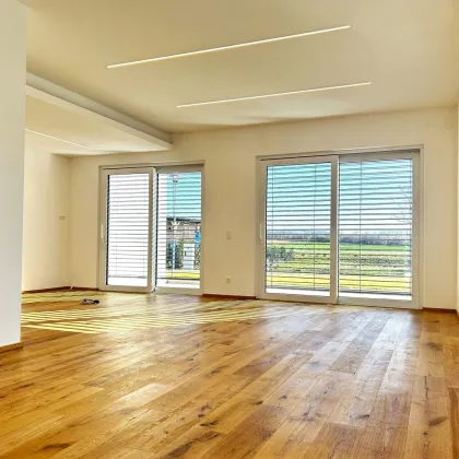 Hier trifft moderne Eleganz auf Natur pur - Ganzjährige Seebenutzung inklusive. - Bild 2