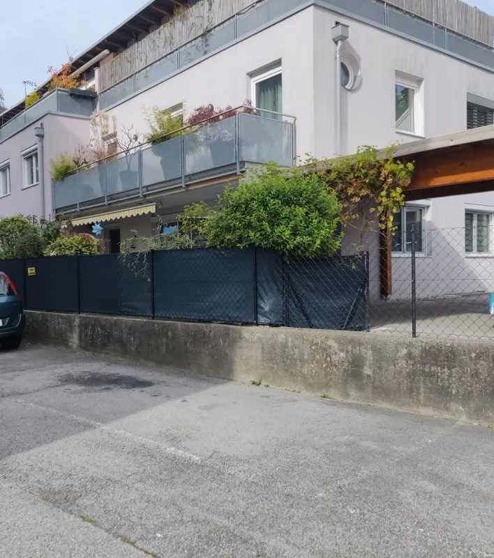 Parken in Hall - Bild 1
