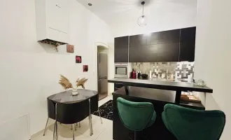 Top Angebot! Wunderschöne 2- Zimmer Altbauwohnung in Top Lage!