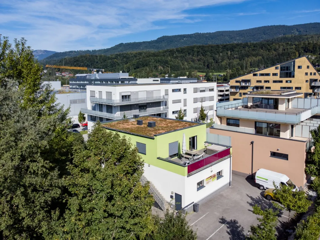 Multifunktionales Gebäude in Puch-Urstein - Bild 1