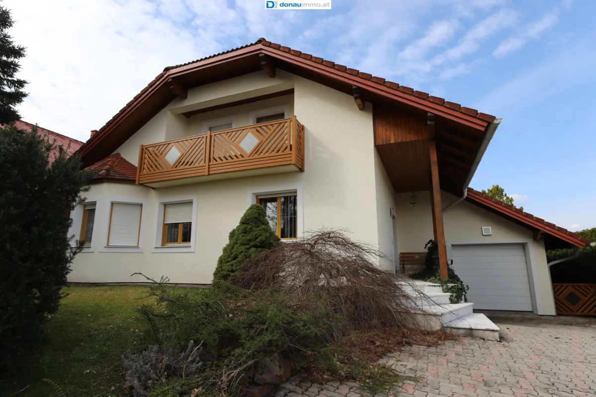 Ihr neues Zuhause!  -  traumhaftes Einfamilienhaus mit viel Platz, Garage Wellnessbereich und Pool - Bild 1