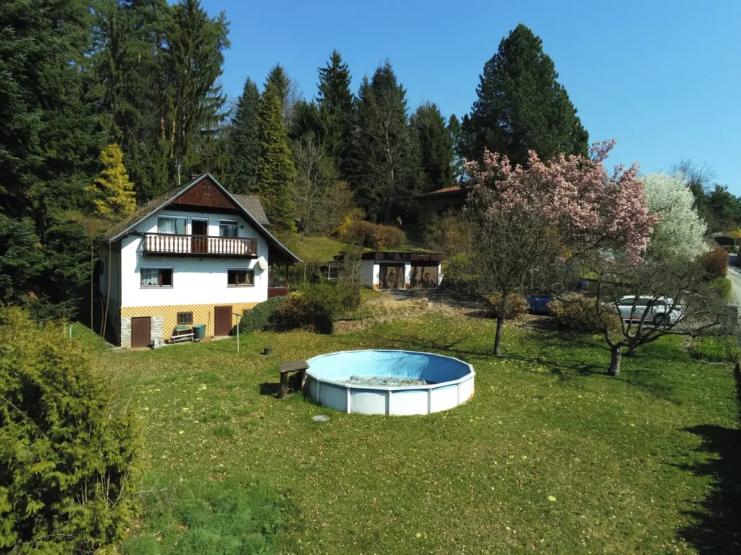 Einfamilienhaus auf ca. 2.200m² Baugrund, Sackgassenende, Waldrand, Ruhelage. - Bild 1