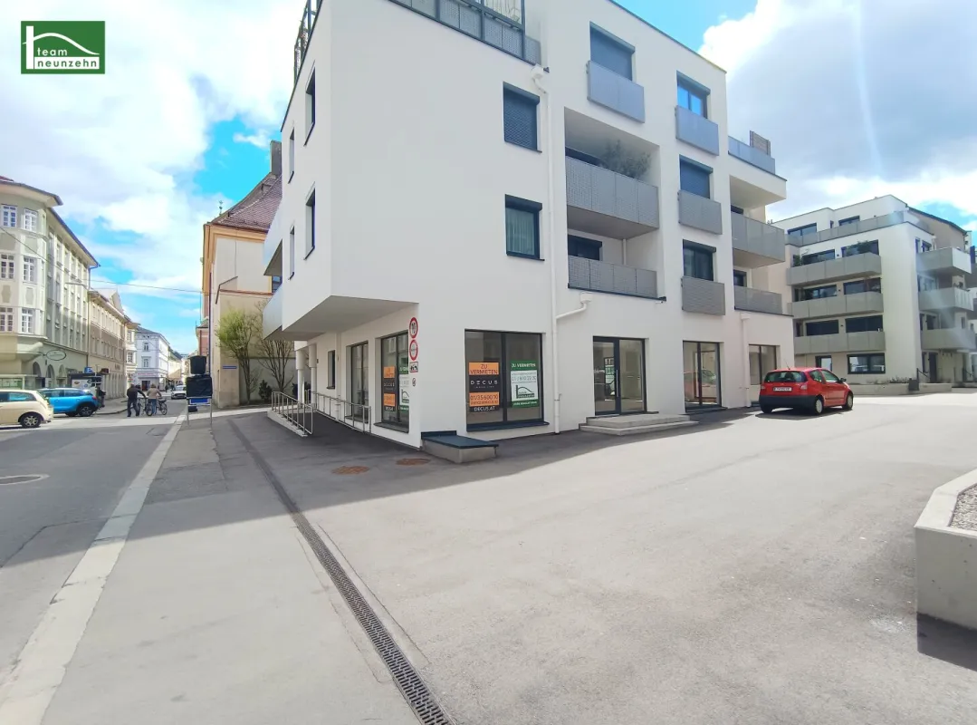 Gewerbeobjekt im Karmeliterhof zwischen Rathausplatz und Julius-Raab-Promenade! BAR/KONDITOREI/CAFE - Bild 1