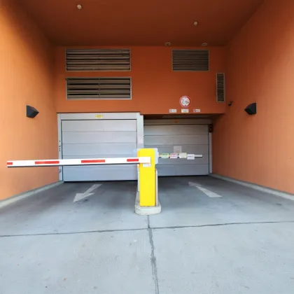 Stellplatz in schöner Tiefgarage! - Bild 2