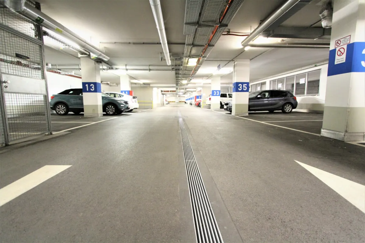 Stellplatz in schöner Tiefgarage! - Bild 1