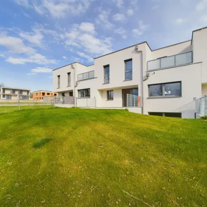 KÄUFERPROVISIONSFREI - Wolkersdorf - TOP Reihenhaus FH 4 mit herrlichem Garten - klimaaktiv GOLD-Haus - Bild 2
