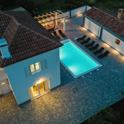 HRV - Attraktive Stadtvilla mit Pool in ausgezeichneter Lage in unmittelbarer Nähe von Zadar - Bild 3