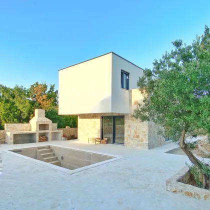 HRV - Nur 500 Meter vom Meer entfernt, Exklusives Steinhaus mit Pool nahe Zadar zu verkaufen - Bild 2