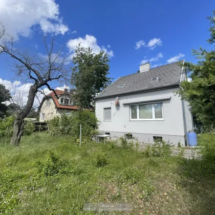 RENOVIERUNGSBEDÜRFTIGES EINFAMILIENHAUS IN GRÜNLAGE - Bild 3