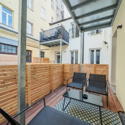 Hofgebäude bestehend aus 3 Wohnungen und 2 Magazinen und 30 m2 Garten - Bild 3