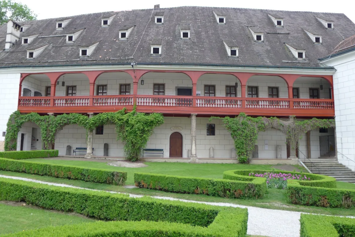 Gastronomiebetrieb im Schloss Ambras in Innsbruck sucht Pächter/in - Bild 1