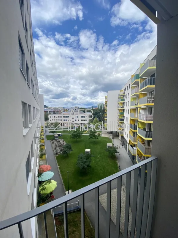 3 Monate mietfrei! 2 Zimmer Genossenschaftswohnung mit großer Loggia - Bild 1
