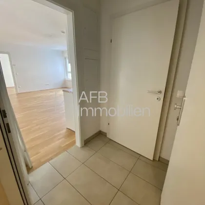 3 Monate mietfrei! 2 Zimmer Genossenschaftswohnung mit großer Loggia - Bild 2