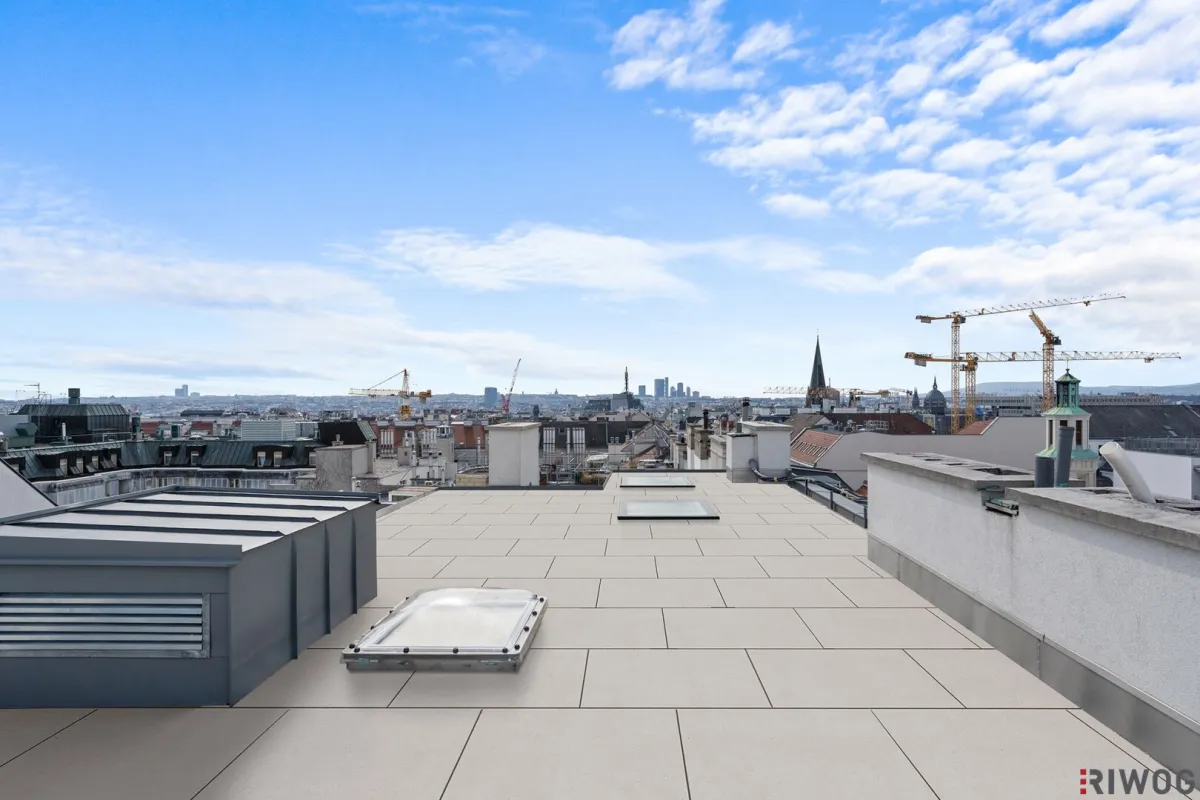 Dachterrassenwohnung mit Traumausblick | 72m² Terrassenfläche | 2 Minuten zur Mariahilferstr. | 2 Minuten zur U6 und U3 - Bild 1