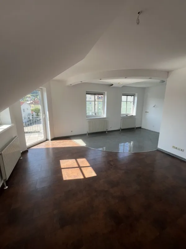 Traumhaftes Dachgeschoss-Refugium in Kematen: 72.11m², 3 Zimmer, Balkon - Perfekt gepflegt für 149.000€! - Bild 1