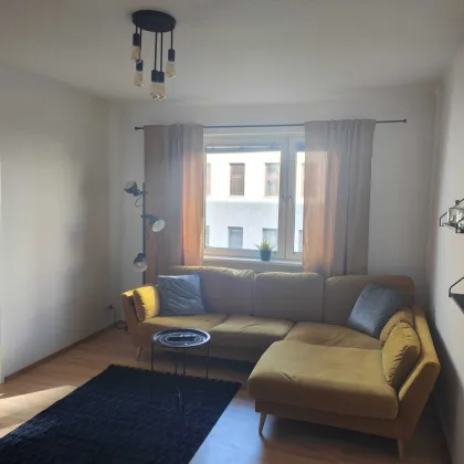 2 ZIMMER-WOHNUNG MIT EXTRA KÜCHE - DIREKT BEI U-BAHNSTADTION! - Bild 3