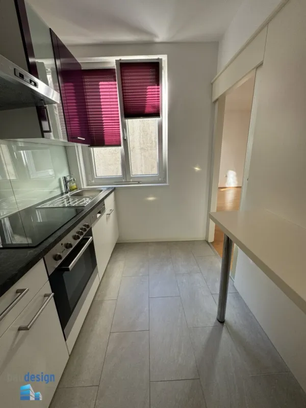 Schwedenplatz ! Geräumige kleine Wohnung in bester Lage !! - Bild 1