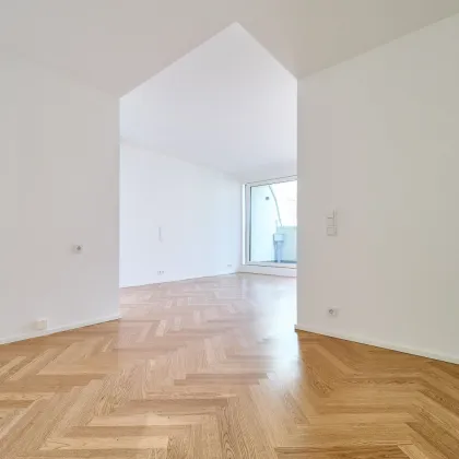 HISTORISCH TRIFFT TREND - Schöne Dachwohnung mit Blick auf die Maria Treu Kirche - Bild 3