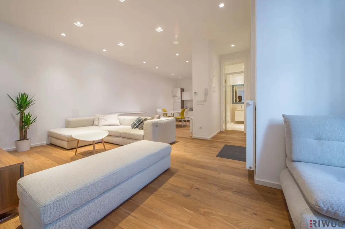 TOP LAGE II GROSSZÜGIE UND KOMPLETT RUHIG GELEGENE ALTBAUWOHNUNG II LIFT II TEILMÖBLIERT II KÜCHE II NÄHE NASCHMARKT UND U-BAHN U4/U3 - Bild 1