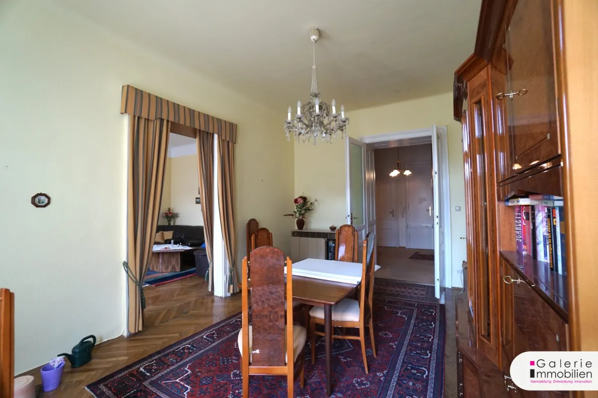 Beim Karmelitermarkt - sanierungsbedürftige Wohnung im Stilaltbau - Bild 1