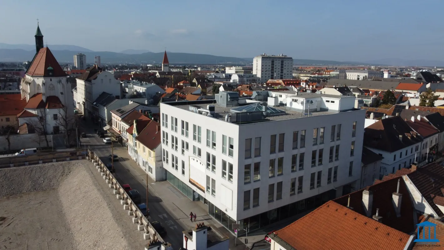 TEIL-Anmietung möglich / Repräsentatives Bürohaus mit Lift in zentraler Bestlage nähe Bahnhof - Bild 1