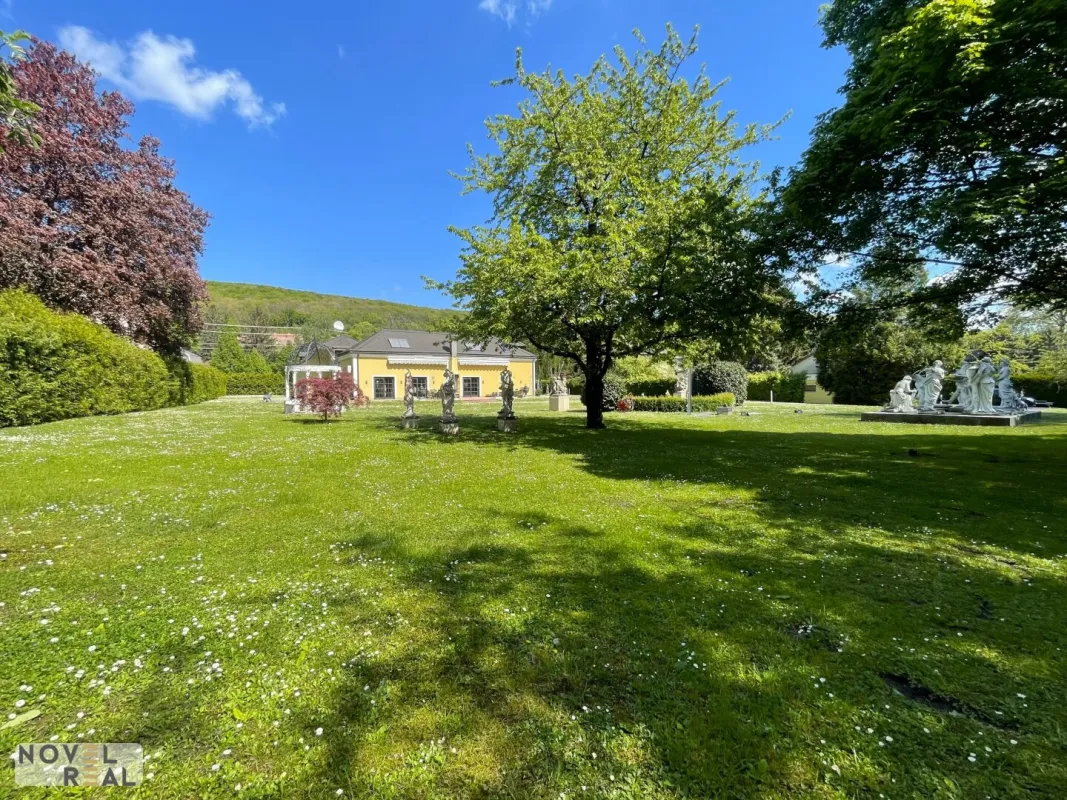 Diskretes Refugium mit historischem Flair in Purkersdorf mit 5.200m² Grund, nur 10 Min. von Hietzing entfernt! - Bild 1