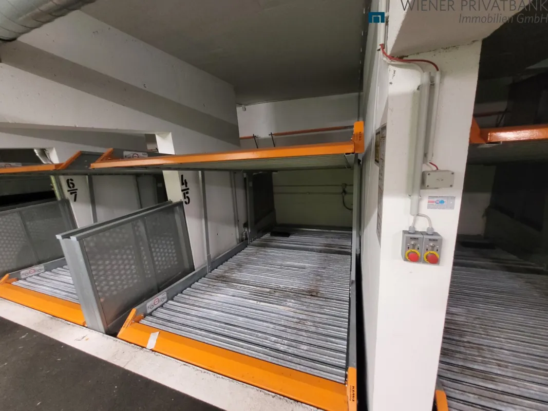 GARAGENPLATZ IN GEPFLEGTER GARAGE ZUM KAUF (G04) - Bild 1