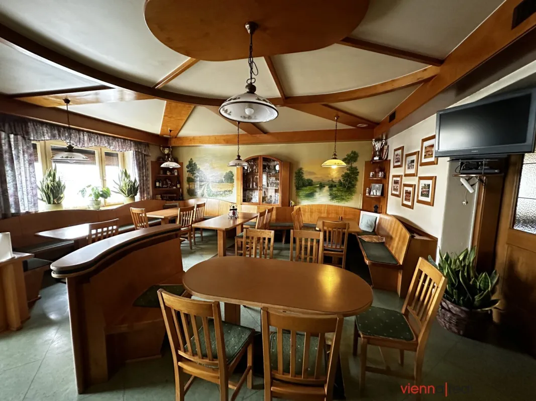 Landgasthof vollausgestattet - plus 2 Wohnungen im Obergeschoss - zahlreiche Sitzplätze - Parkplätze - große Liegenschaft - Bild 1