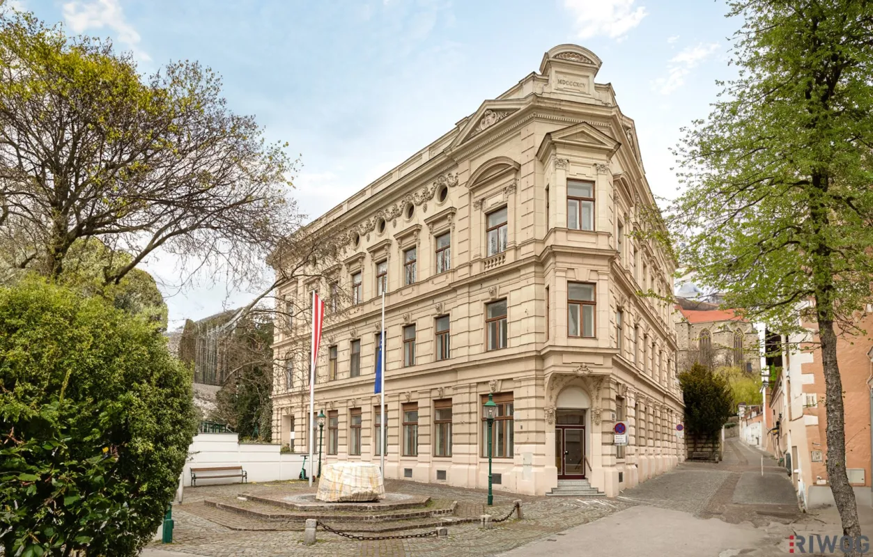 SEHR GERÄUMIGE 2 ZIMMER ALTBAUWOHNUNG II PRESTIGE UND ELEGANZ II WOHNEN IM DENKMALGESCHÜTZEN MÖDLINGER STADTJUWEL II FUSSGÄNGERZONE - Bild 1
