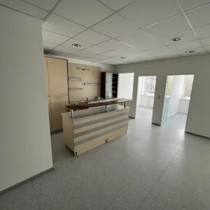 Moderne Bürofläche in Wels - Perfekt für Praxis oder Büro - 98m², 2 Garagen, 2 WCs - Jetzt mieten für 1.437,12 €! - Bild 3