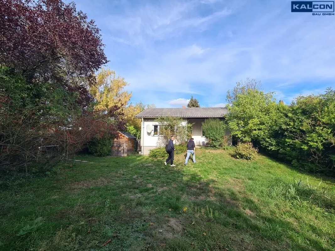 Bestandshaus mit schönem Garten in beliebter Wohngegend! Ca. 779m² Baugrundstück mit ca. 57m² Haus mit Keller in gefragter Lage! PROVISIONSFREI direkt vom Eigentümer! - Bild 1