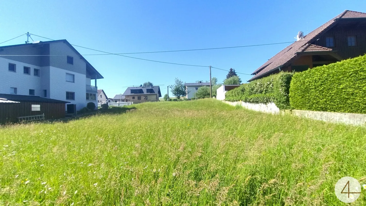 Sonniges Grundstück am Waldrand sehr idyllisch am Bach - Bild 1