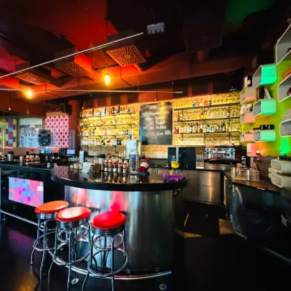 Einzigartige Gelegenheit - übernehmen Sie eine umsatzstarke Cocktailbar direkt im Gasometer! - Bild 2