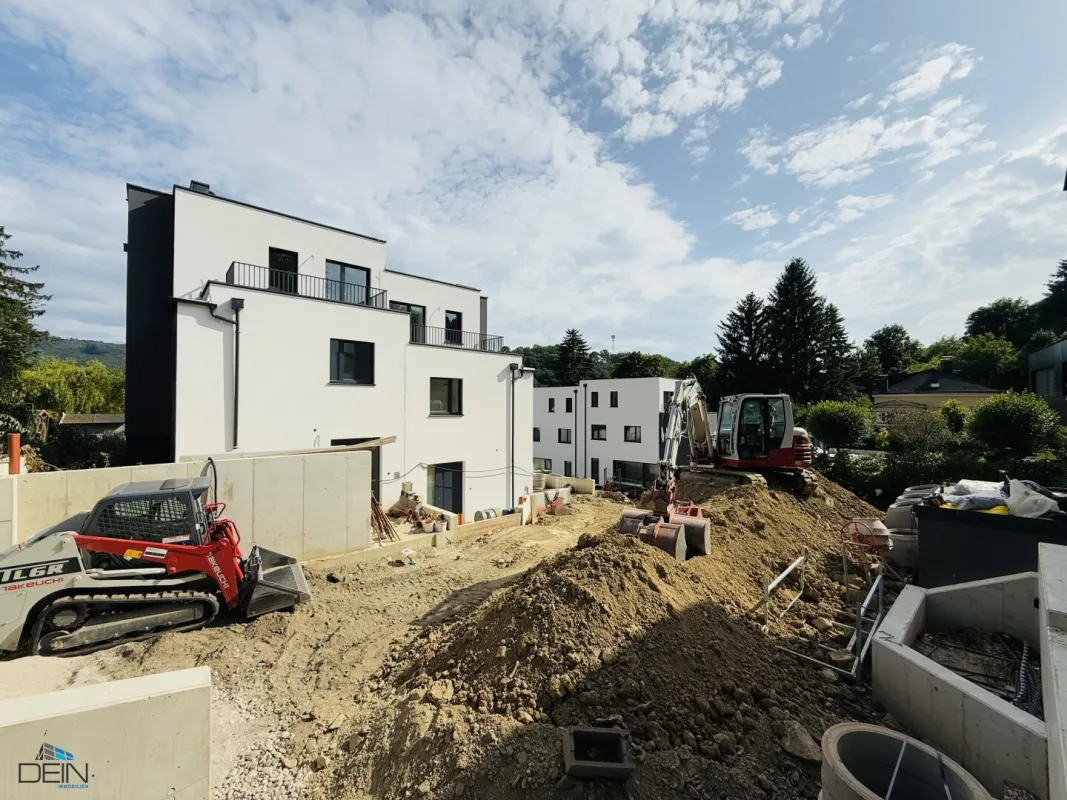 PREISREDUKTION! EXKLUSIVE 4-5 ZIMMER DOPPELHAUSHÄLFTEN MIT FREIFLÄCHEN IN GRÜNRUHELAGE! - Bild 1