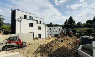 PREISREDUKTION! EXKLUSIVE 4-5 ZIMMER DOPPELHAUSHÄLFTEN MIT FREIFLÄCHEN IN GRÜNRUHELAGE!