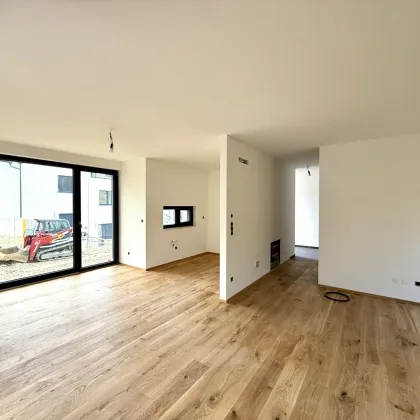 PREISREDUKTION! EXKLUSIVE 4-5 ZIMMER DOPPELHAUSHÄLFTEN MIT FREIFLÄCHEN IN GRÜNRUHELAGE! - Bild 3